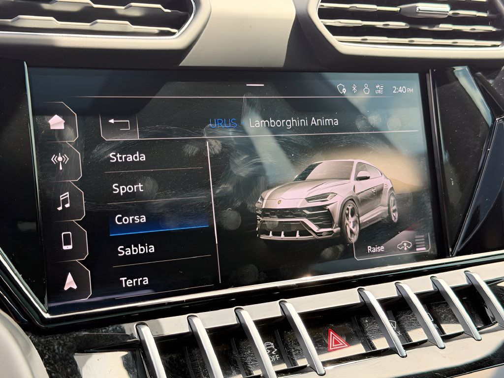 Used 2021 Lamborghini Urus AWD/4WD image 62