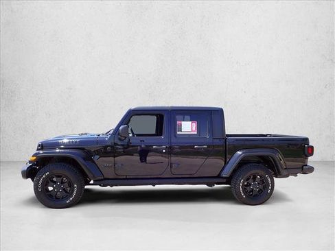 Used 2021 Jeep Gladiator Sport AWD/4WD image 2