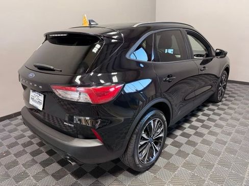Used 2022 Ford Escape SE w/ SE Sport Appearance Package AWD/4WD image 8