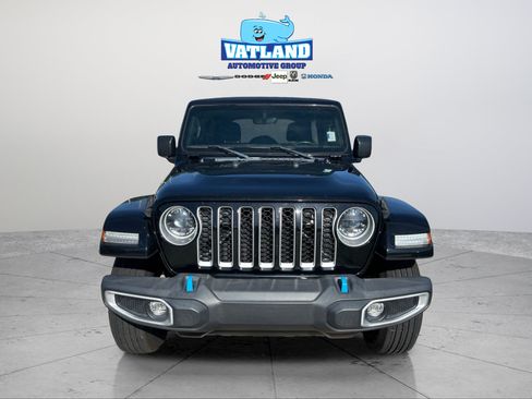 Used 2023 Jeep Wrangler Unlimited Sahara w/ Cold Weather Group AWD/4WD image 8