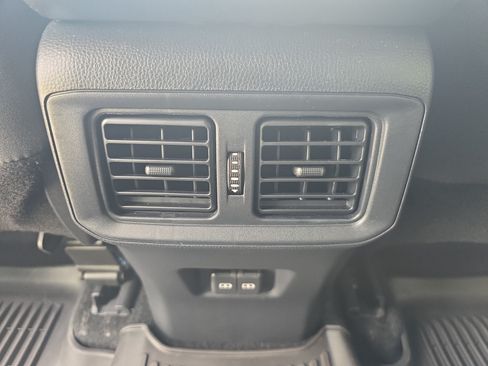 Used 2025 Toyota RAV4 XLE FWD image 12