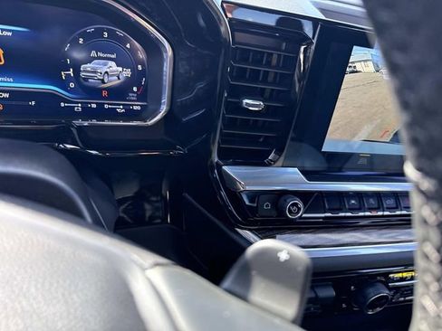 Used 2025 Chevrolet Silverado 1500 RST image 32