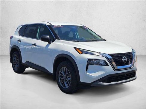 Used 2022 Nissan Rogue S FWD image 3