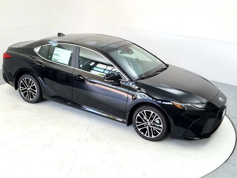 Certified 2025 Toyota Camry XLE w/ Premium Plus Package AWD/4WD image 16