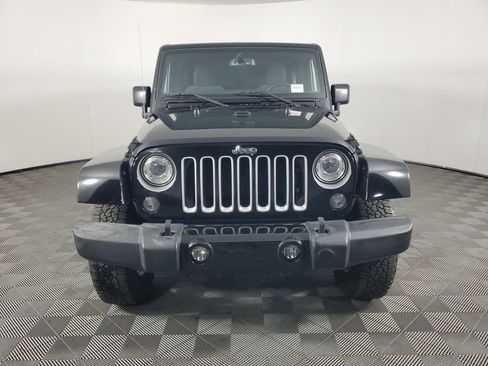 Used 2017 Jeep Wrangler Sahara w/ Connectivity Group image 9