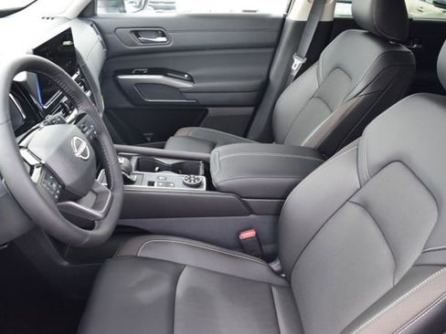 New 2026 Nissan Pathfinder SL image 30