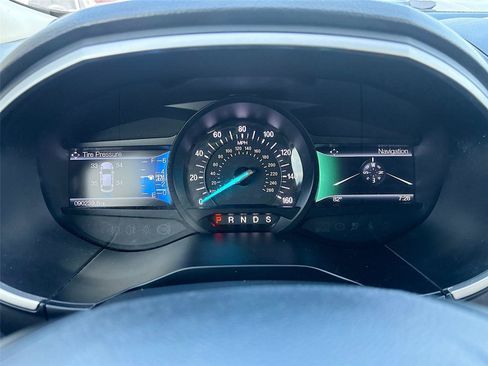 Used 2016 Ford Edge SEL w/ Equipment Group 201A FWD image 12