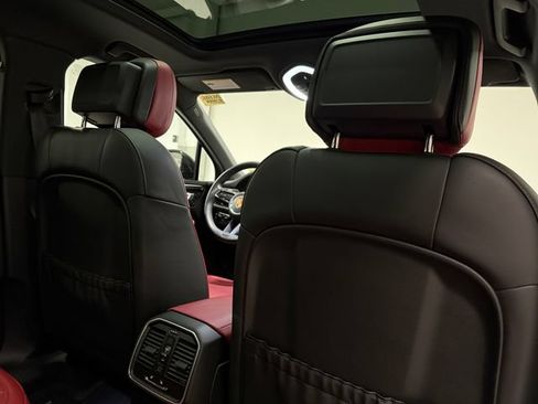 Certified 2026 Porsche Macan AWD/4WD image 27