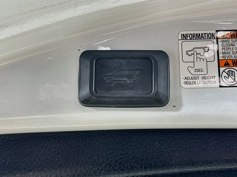 Used 2017 Toyota RAV4 Platinum FWD image 30