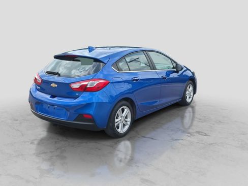 Used 2017 Chevrolet Cruze LT w/ Convenience Package FWD image 8