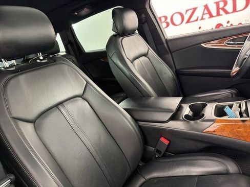 Used 2018 Lincoln MKX Reserve w/ Driver Assistance Package image 16