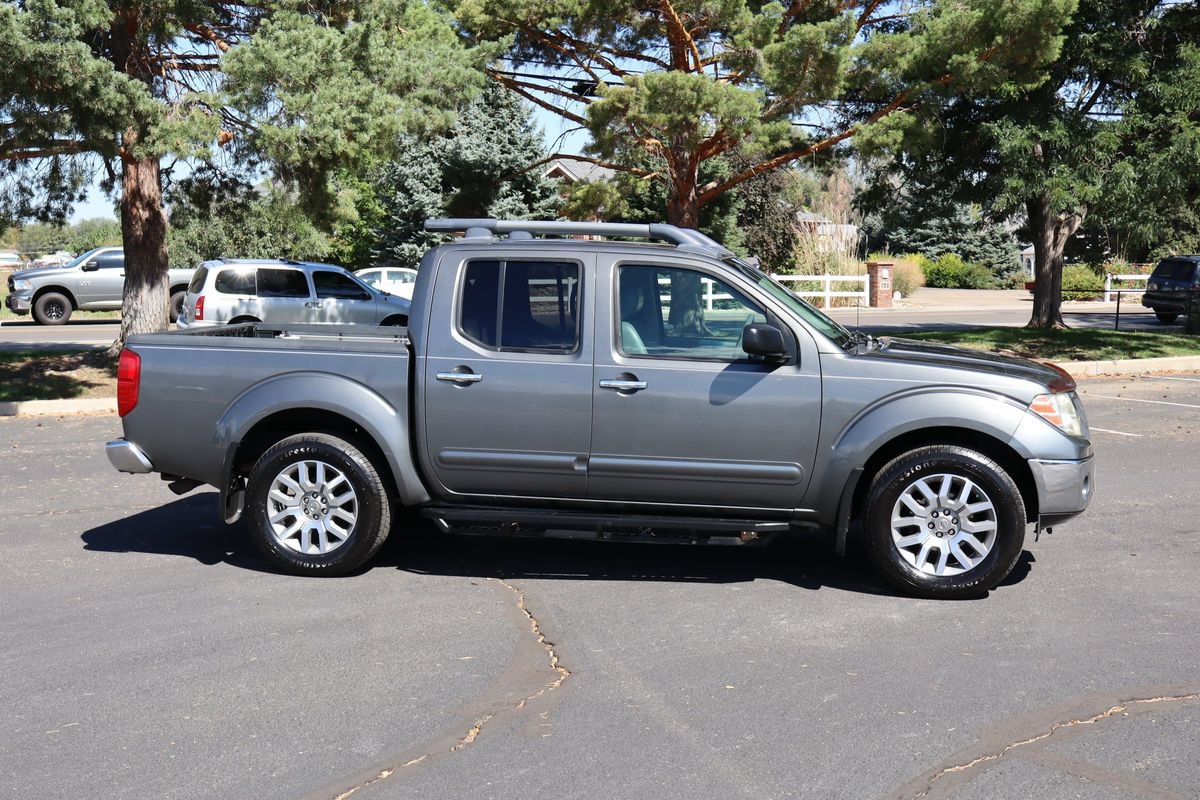 Used 2009 Nissan Frontier LE w/ LE Value Truck Pkg AWD/4WD image 3