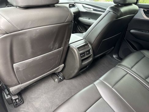Used 2025 Cadillac XT5 Premium Luxury image 14