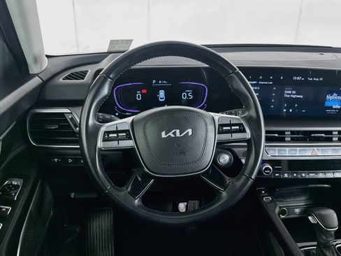 Used 2025 Kia Telluride S FWD image 18