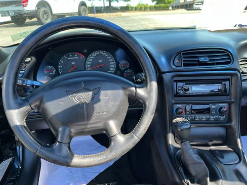 Used 2002 Chevrolet Corvette Convertible w/ Preferred Equipment Group2 RWD image 11