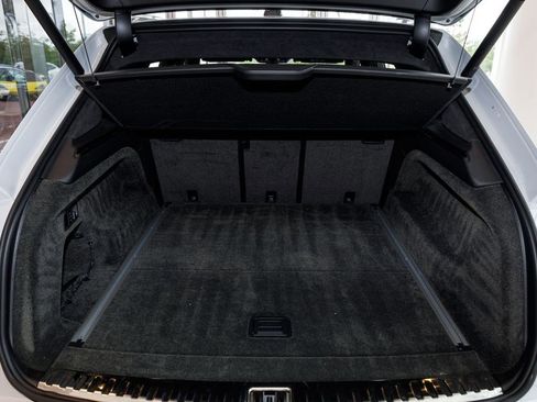 Used 2023 Bentley Bentayga AWD/4WD image 24