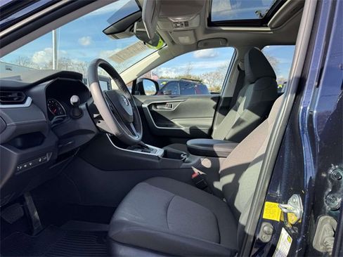Used 2022 Toyota RAV4 XLE image 14