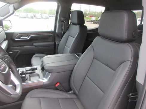 New 2026 GMC Sierra 1500 SLT image 12