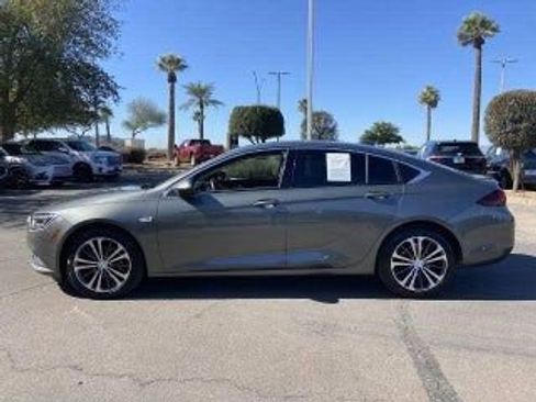 Used 2018 Buick Regal Essence w/ Driver Confidence Package #1 image 4