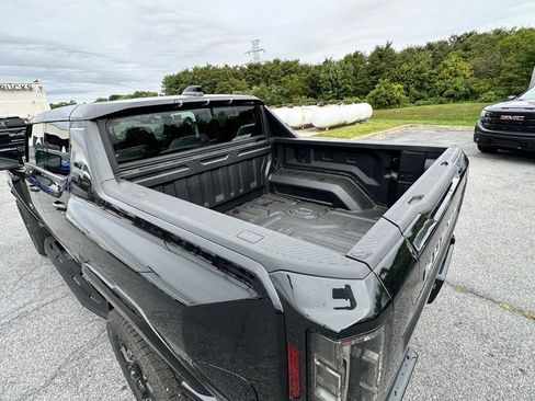 New 2026 GMC Hummer EV 4x4 Crew Cab w/ LPO, Sport Package image 15