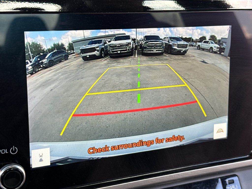 Used 2025 Toyota Camry SE FWD image 17