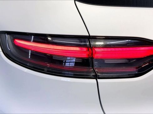 Used 2021 Porsche Macan image 30