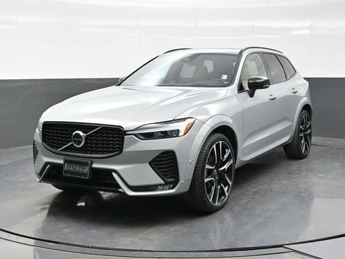 Used 2024 Volvo XC60 B5 Ultimate w/ Protection Package Premier AWD/4WD image 2