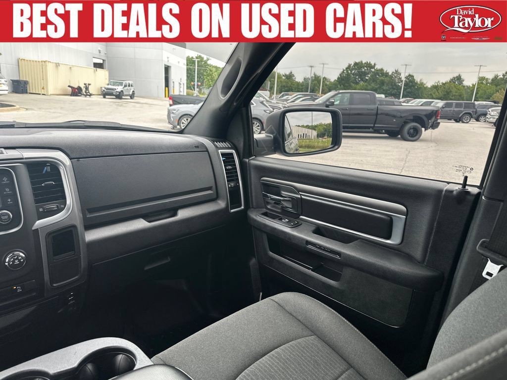 Used 2024 RAM 1500 Warlock AWD/4WD image 23
