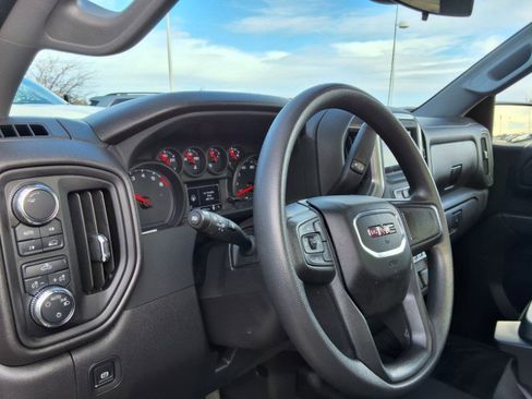 Used 2024 GMC Sierra 1500 Pro w/ Convenience Package image 10