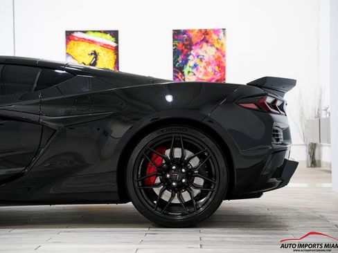 Used 2025 Chevrolet Corvette Z06 RWD image 15