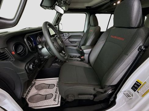 New 2025 Jeep Wrangler Unlimited Rubicon w/ Convenience Group AWD/4WD image 19