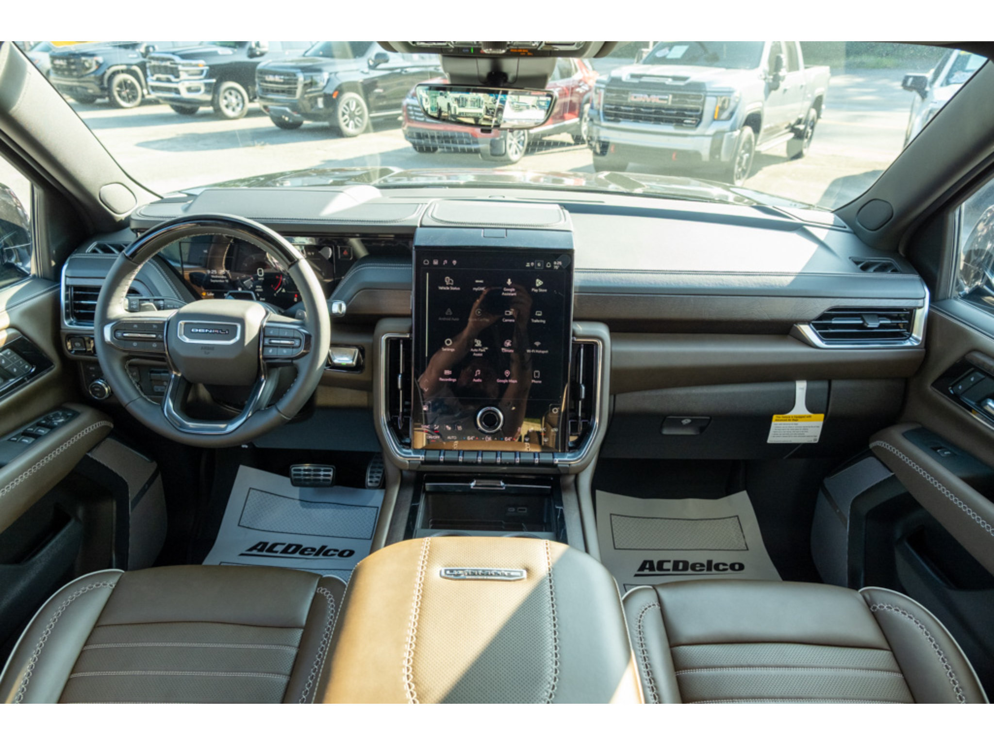 New 2026 GMC Yukon XL Denali Ultimate w/ LPO, Floor Liner Package AWD/4WD image 34