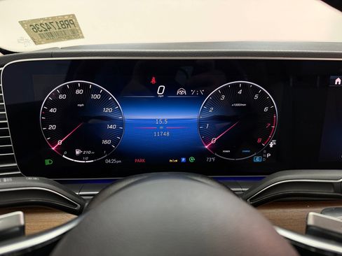 Used 2024 Mercedes-Benz GLS 450 4MATIC image 17