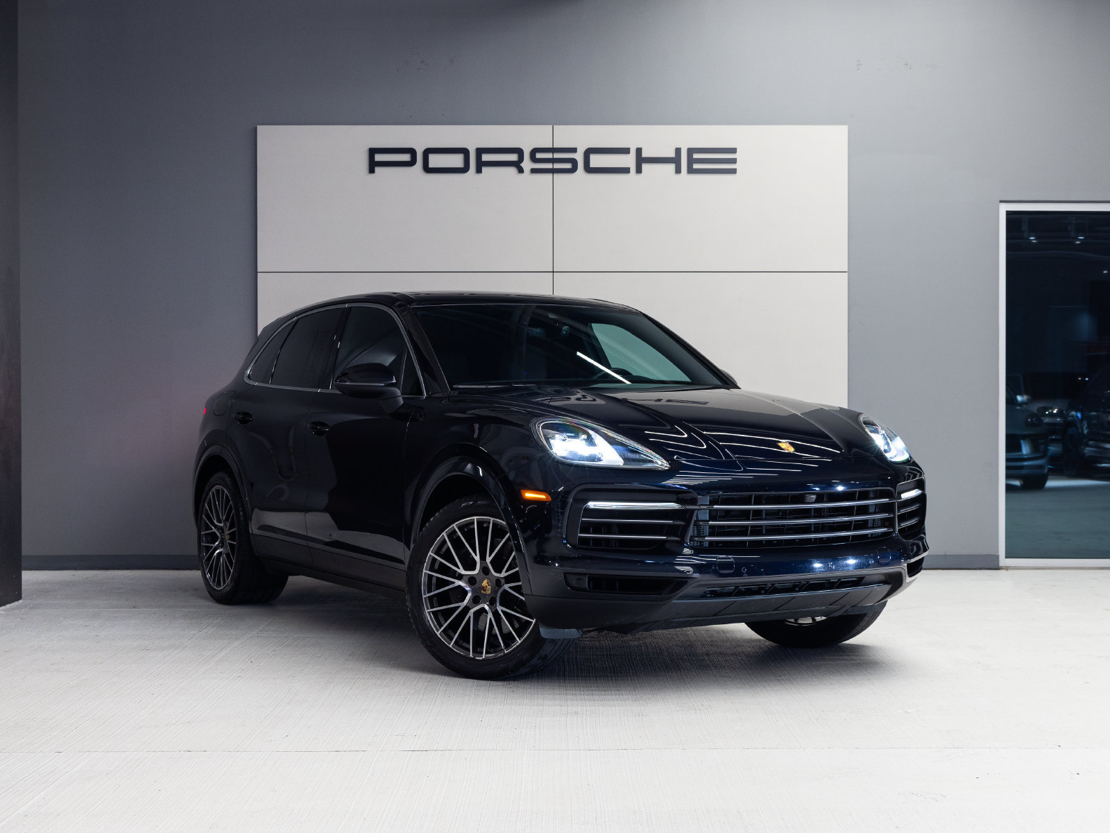 Certified 2023 Porsche Cayenne AWD/4WD image 9