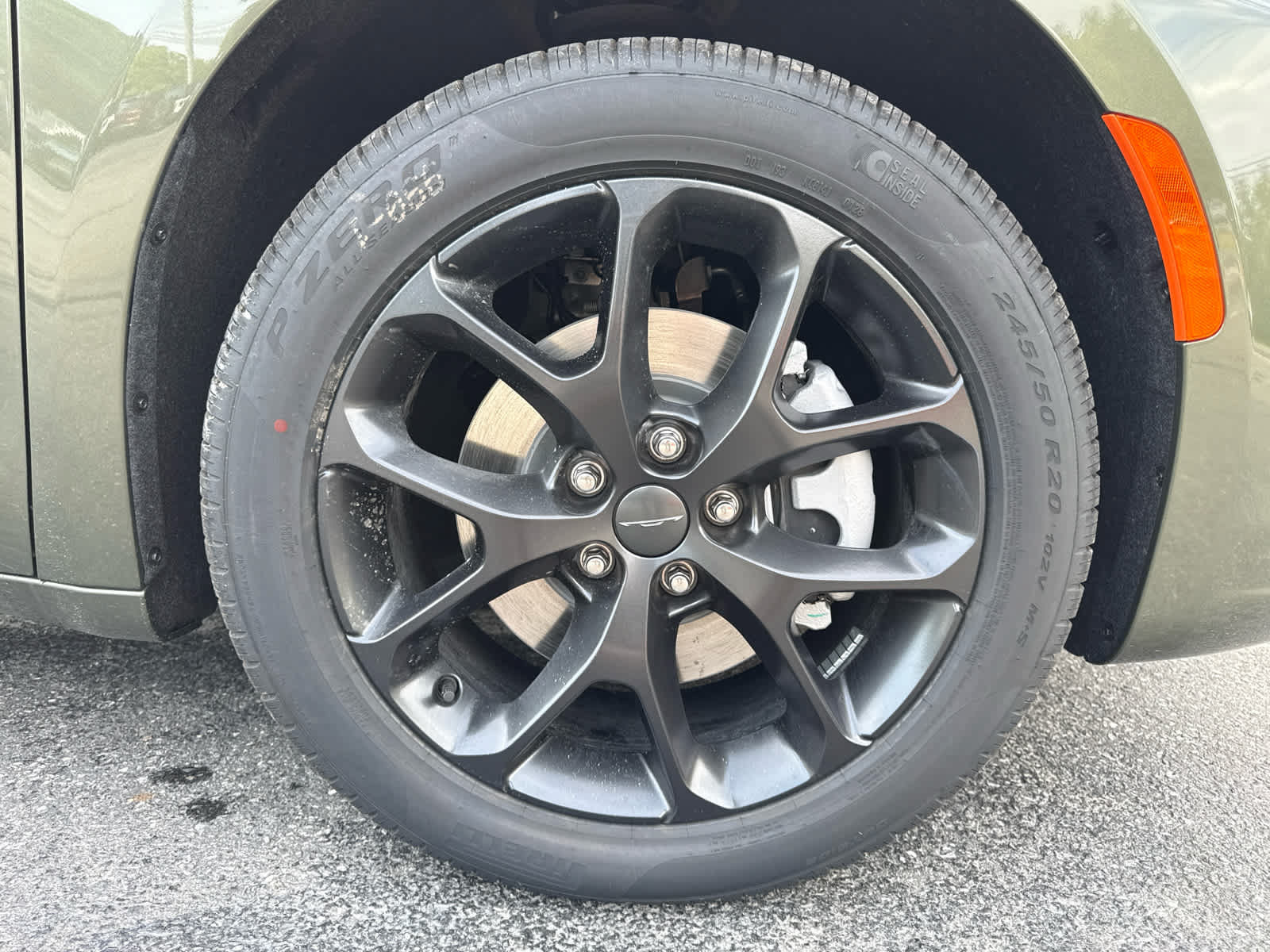 New 2027 Chrysler Pacifica Limited AWD/4WD image 11