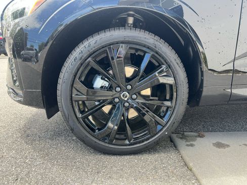 New 2025 Volvo XC60 B5 Ultra w/ Climate Package image 5