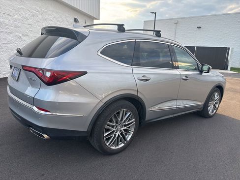 Used 2022 Acura MDX SH-AWD w/ Advance Package image 4