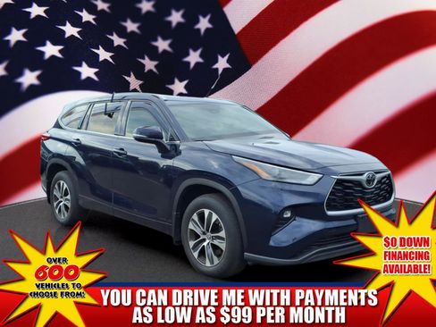 Used 2022 Toyota Highlander XLE image 1
