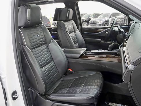 Used 2023 Cadillac Escalade Sport Platinum AWD/4WD image 32