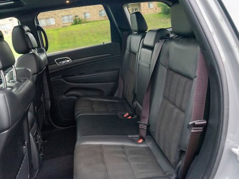 Used 2021 Jeep Grand Cherokee Laredo X AWD/4WD image 29