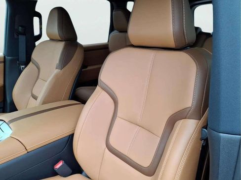 New 2026 Nissan Armada SL w/ Captain's Chari Seat Package RWD image 11