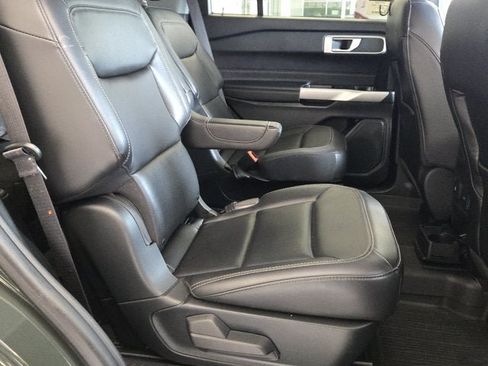 Used 2023 Ford Explorer XLT w/ Equipment Group 202A AWD/4WD image 6
