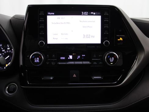 Used 2021 Toyota Highlander XLE image 48