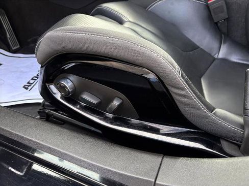 Used 2022 Chevrolet Corvette Stingray Premium Conv w/ Z51 Performance Package image 17