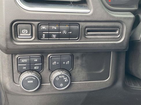 Used 2024 Chevrolet Tahoe LT w/ Luxury Package image 19