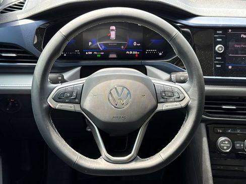Used 2024 Volkswagen Taos SE w/ Panoramic Sunroof Package FWD image 15