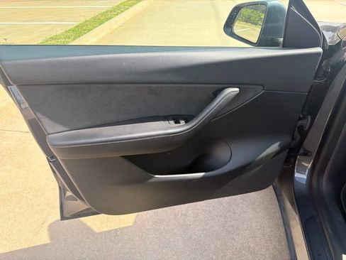 Used 2022 Tesla Model Y Performance AWD/4WD image 19
