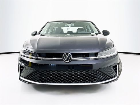 New 2026 Volkswagen Jetta SE image 5