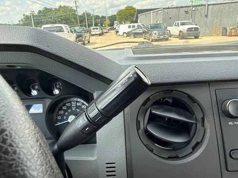 Used 2015 Ford F250 XL w/ Power Equipment Group AWD/4WD image 32