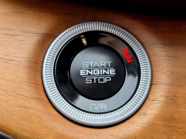 Used 2024 Jeep Grand Cherokee Summit AWD/4WD image 31